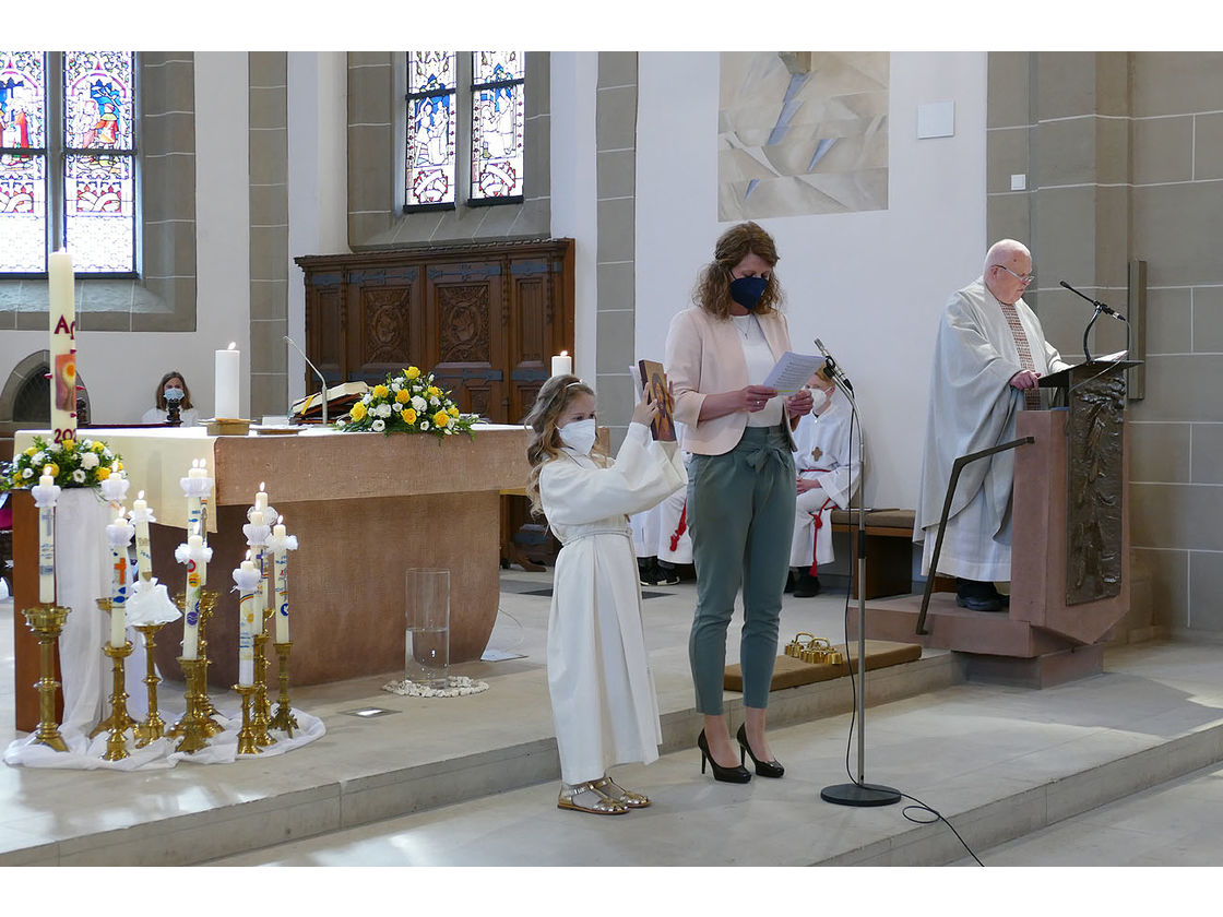 Feier der 1. Heiligen Kommunion in Sankt Crescentius (Foto: Karl-Franz Thiede)